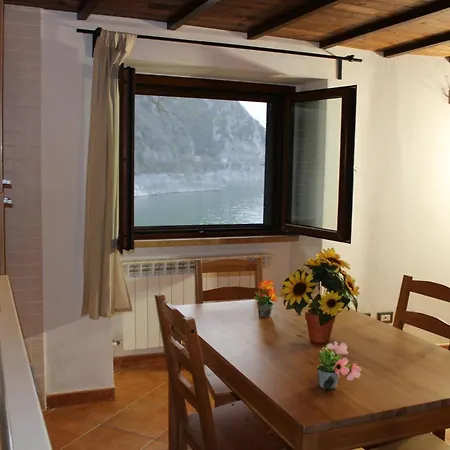 Agriturismo Incantesimo Del Lago Salto Varco Sabino Exterior foto