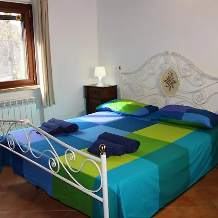 Agriturismo Incantesimo Del Lago Salto Varco Sabino Exterior foto
